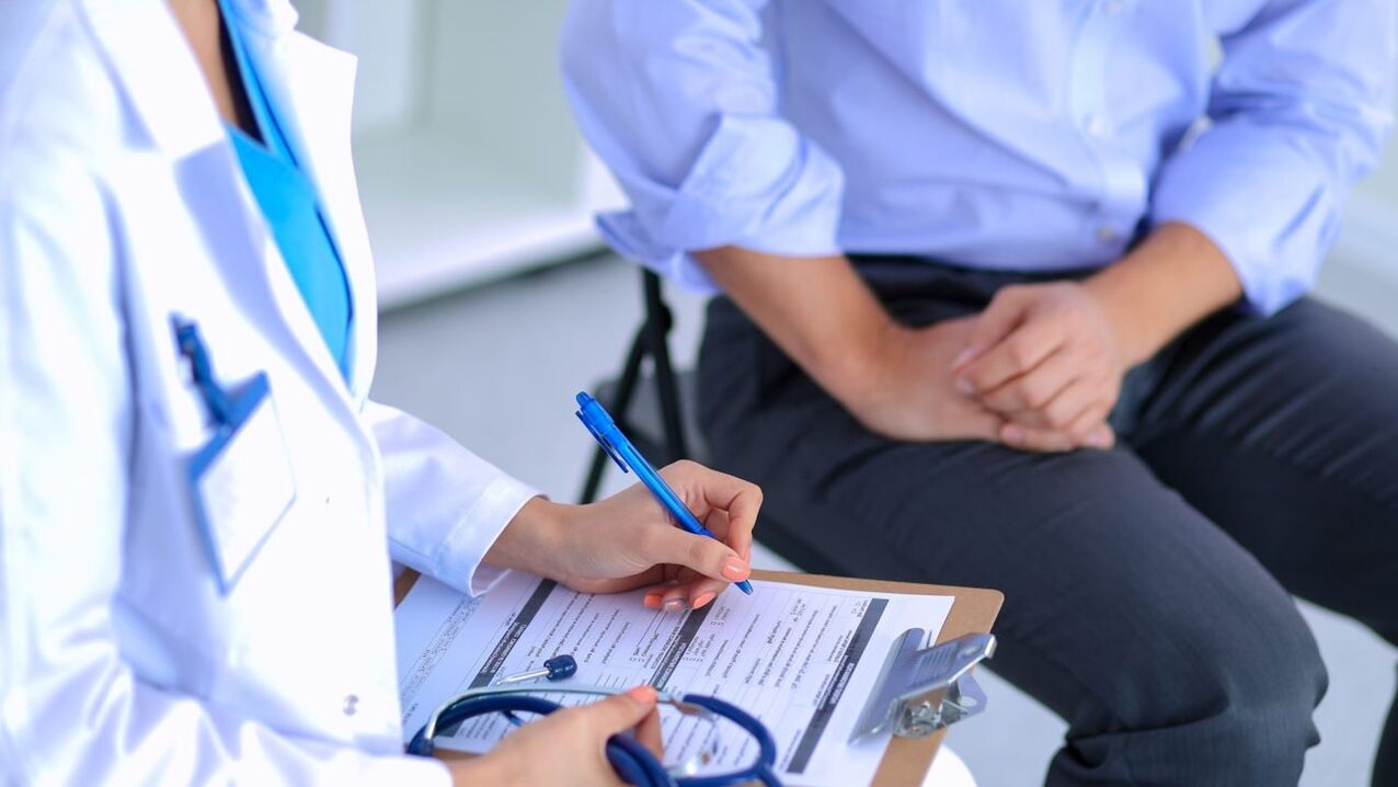 Contact opnemen met een chirurg met de wens om de penis operatief te vergroten